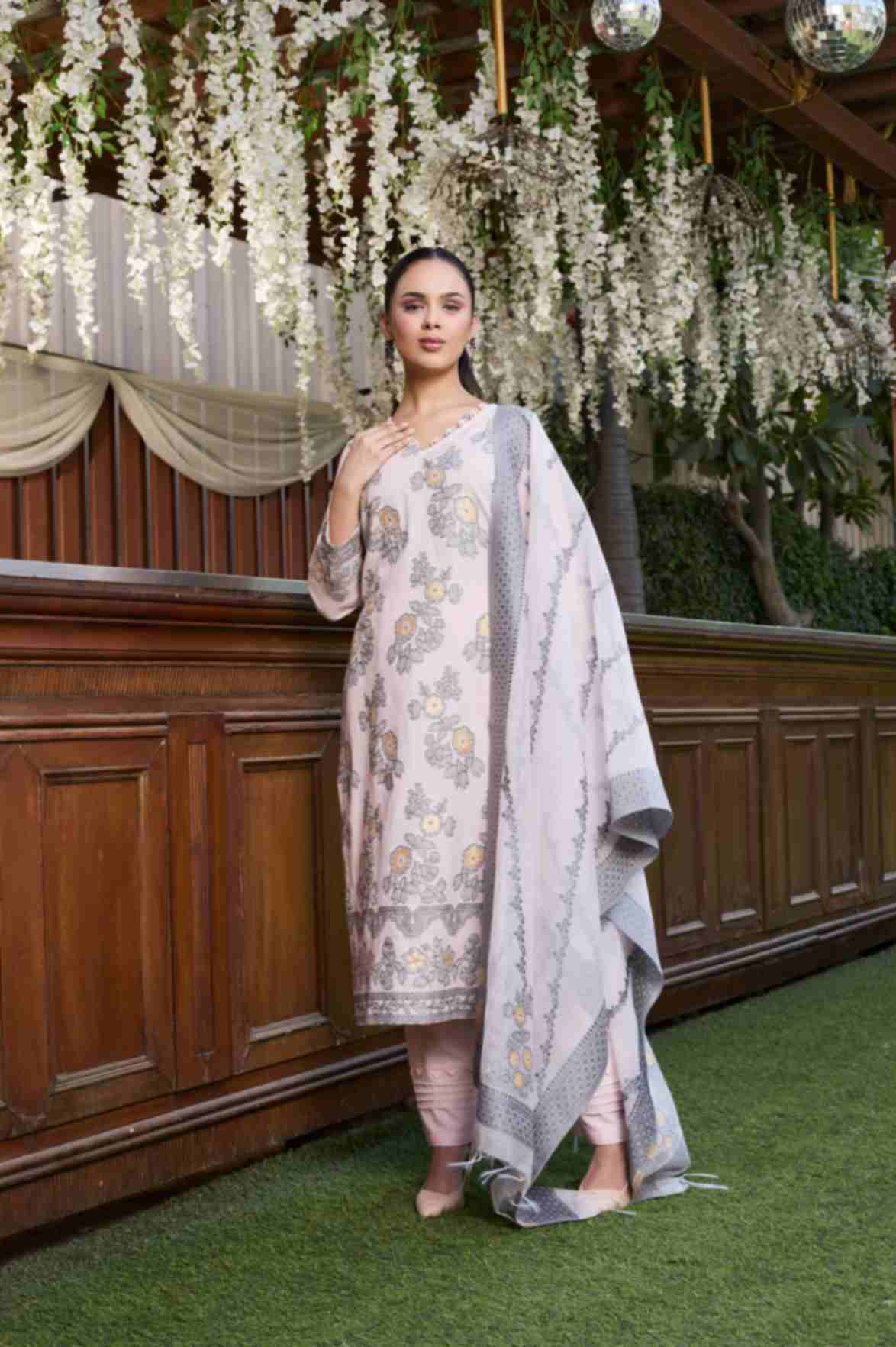 بدلة TOOSH MODA النسائية من قماش الجاكار غير المخيط مع وشاح Chanderi Dupatta