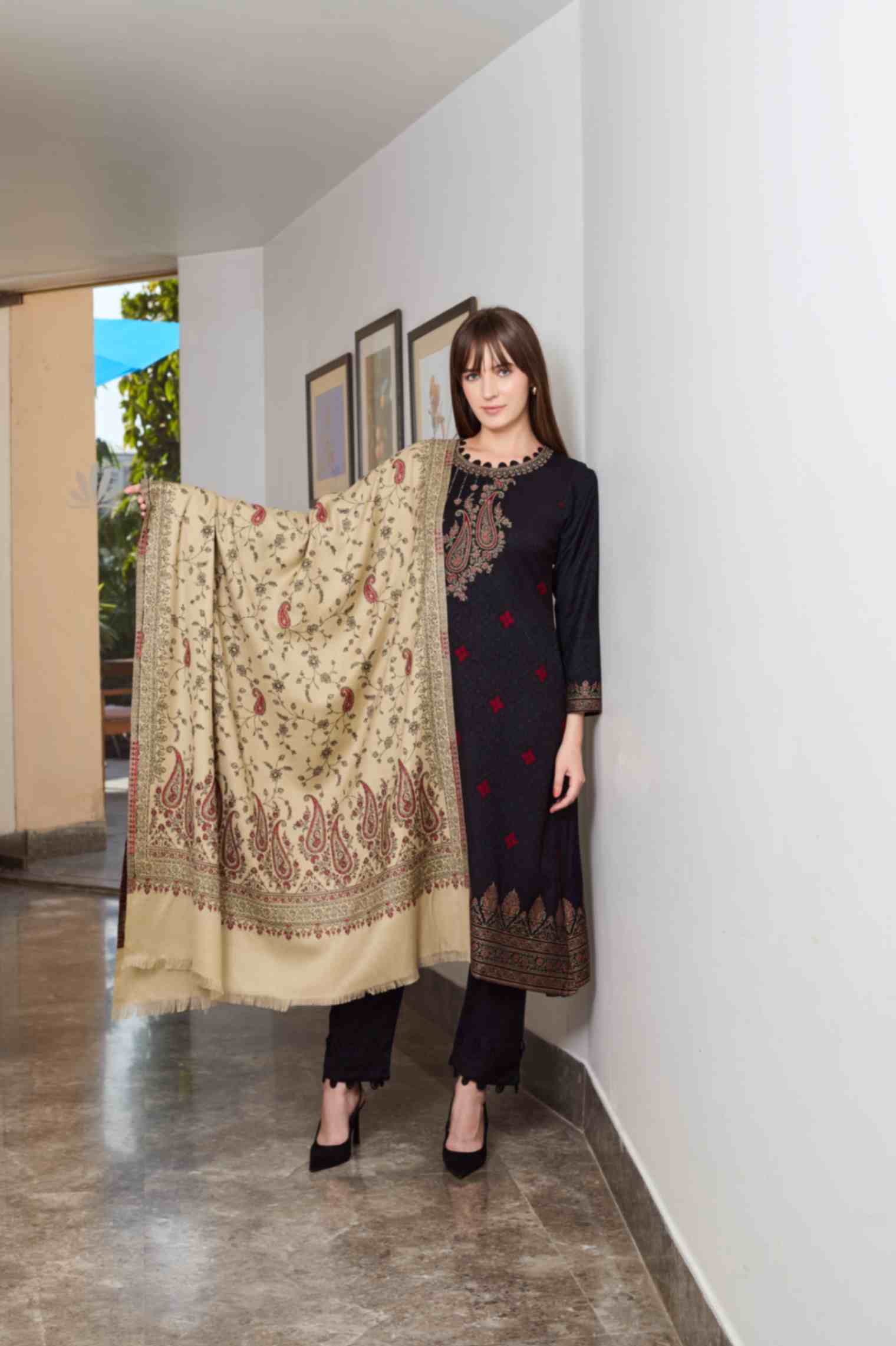 بدلة شتوية نسائية من قماش الجاكار غير المخيط من TOOSH MODA مع سترة من الصوف الأكرو