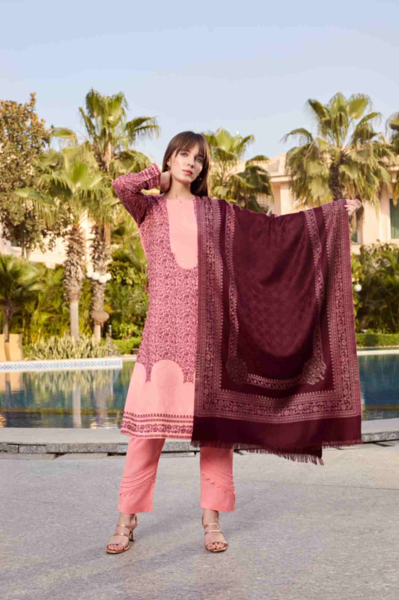 بدلة نسائية شتوية من قماش الجاكار غير المخيط من TOOSH MODA مع سترة من الصوف الأكرو
