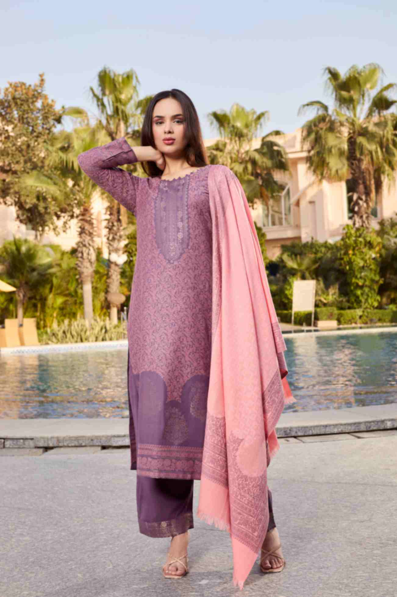 بدلة نسائية شتوية من قماش الجاكار غير المخيط من TOOSH MODA مع سترة من الصوف الأكرو