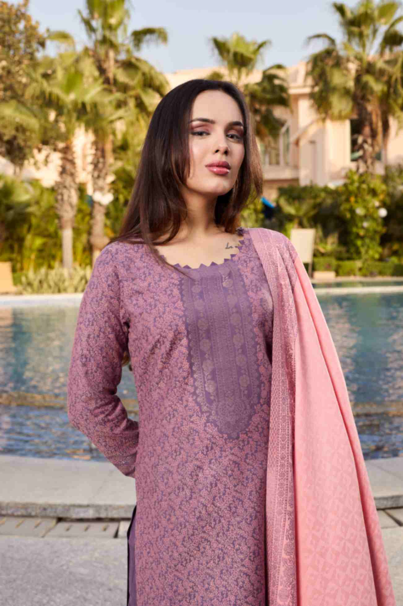 بدلة نسائية شتوية من قماش الجاكار غير المخيط من TOOSH MODA مع سترة من الصوف الأكرو