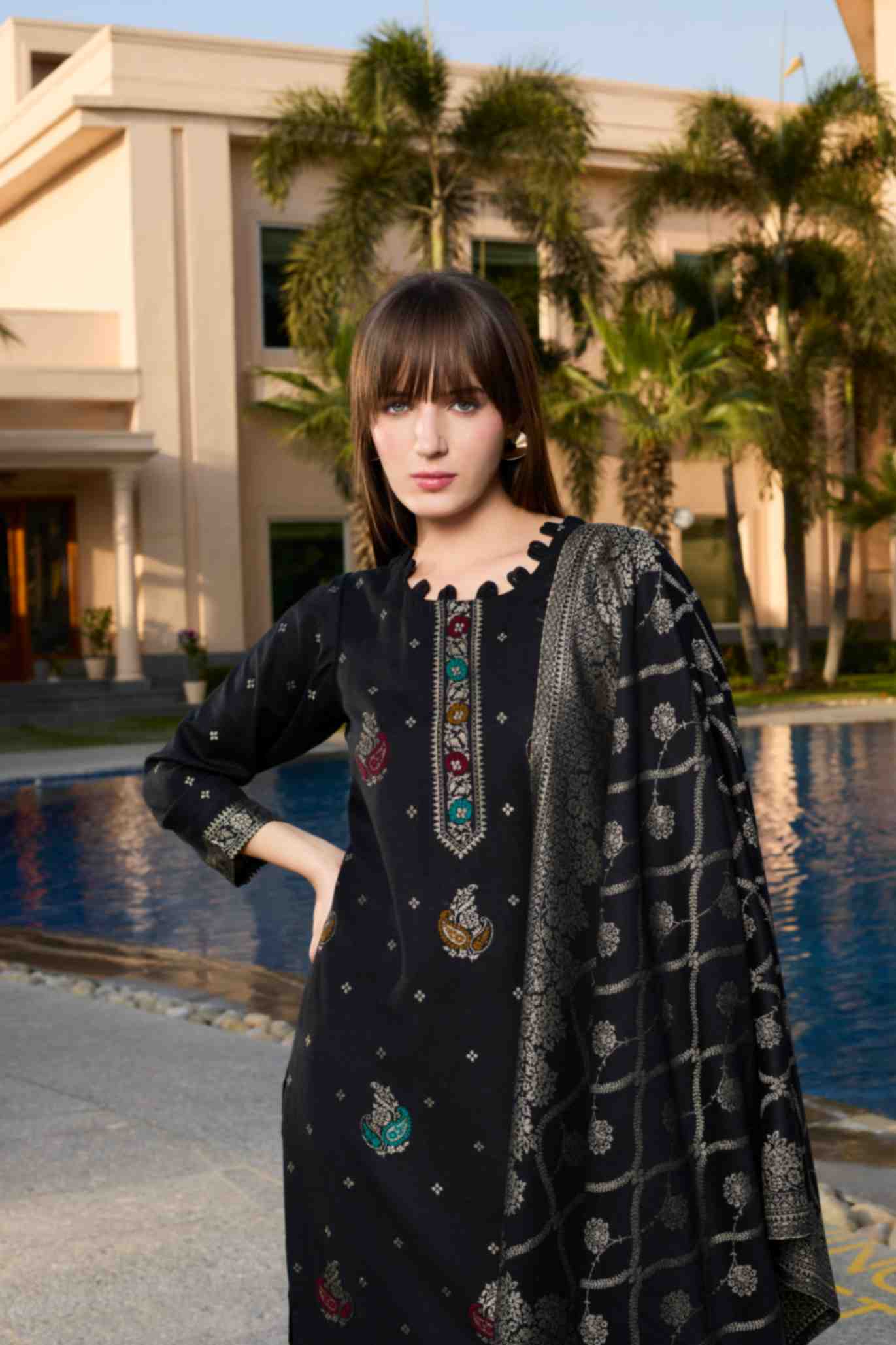 بدلة نسائية شتوية من قماش الجاكار غير المخيط من TOOSH MODA مع سترة من الصوف الأكرو