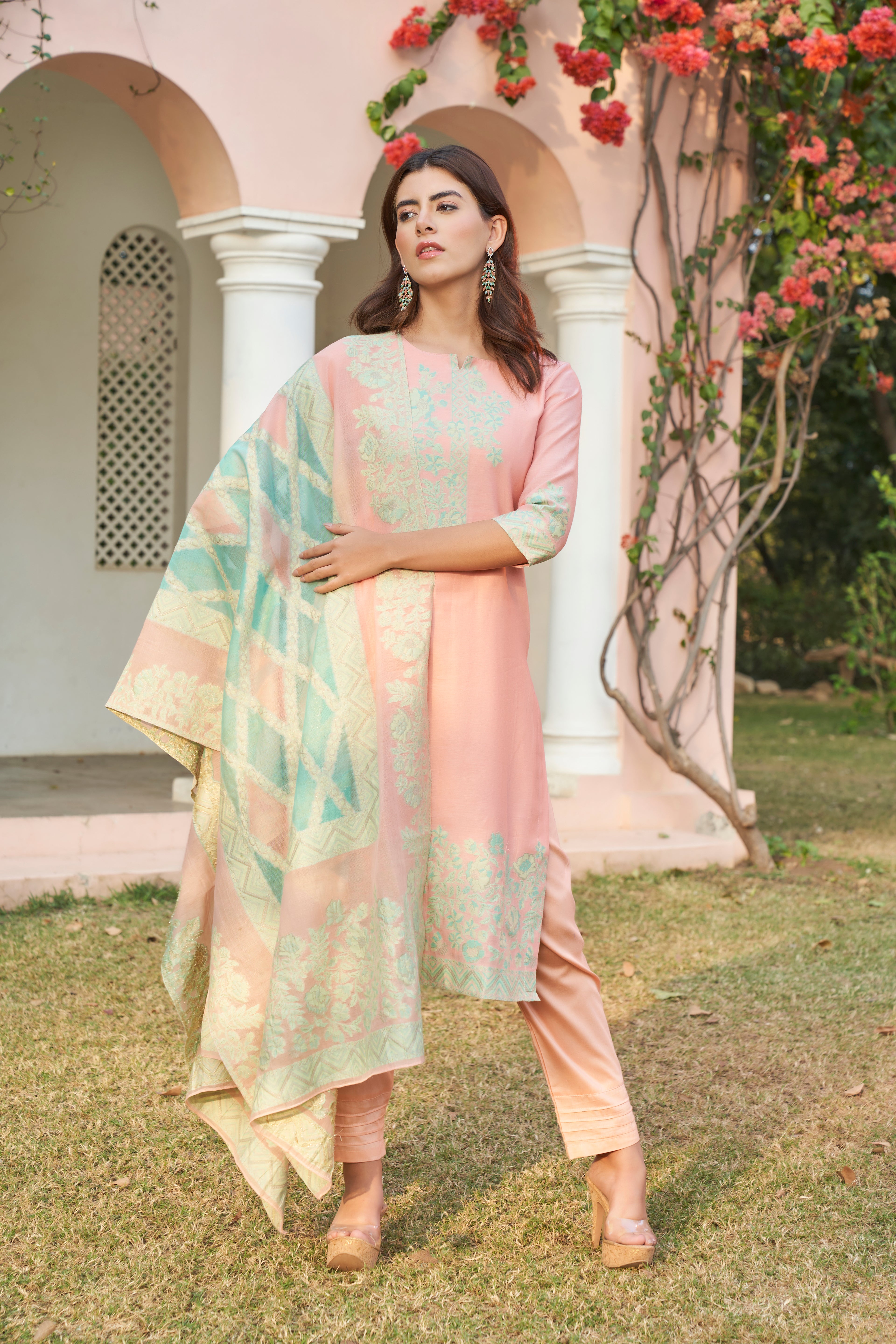 بدلة TOOSH MODA النسائية من قماش الجاكار غير المخيط مع وشاح Chanderi Dupatta