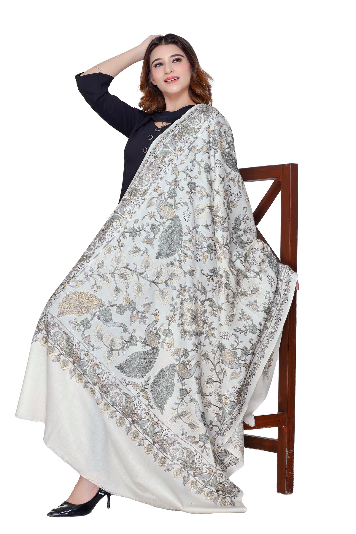 Women's Embroidery shawls - Image 1