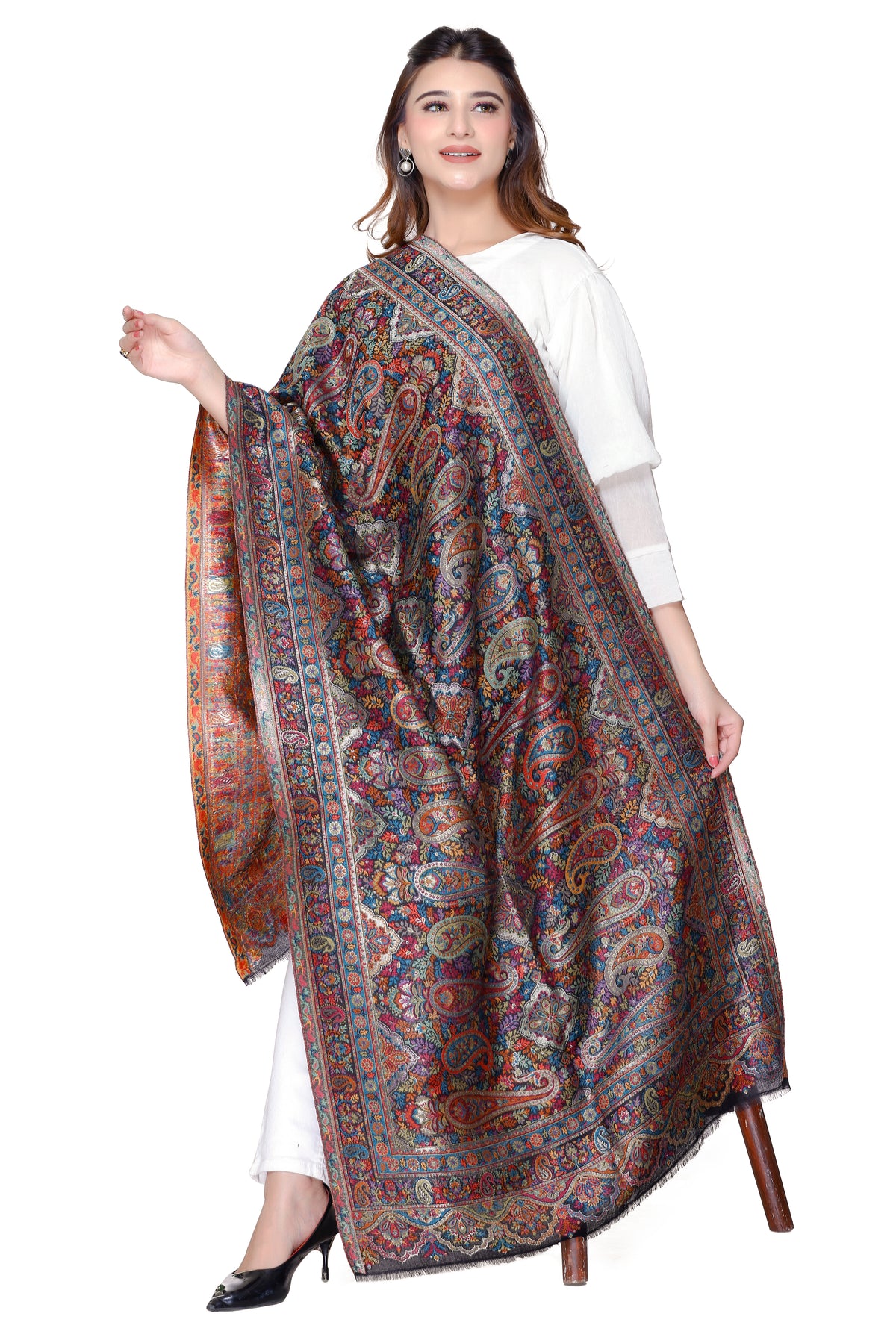 Women's Zari shawls - Image 1
