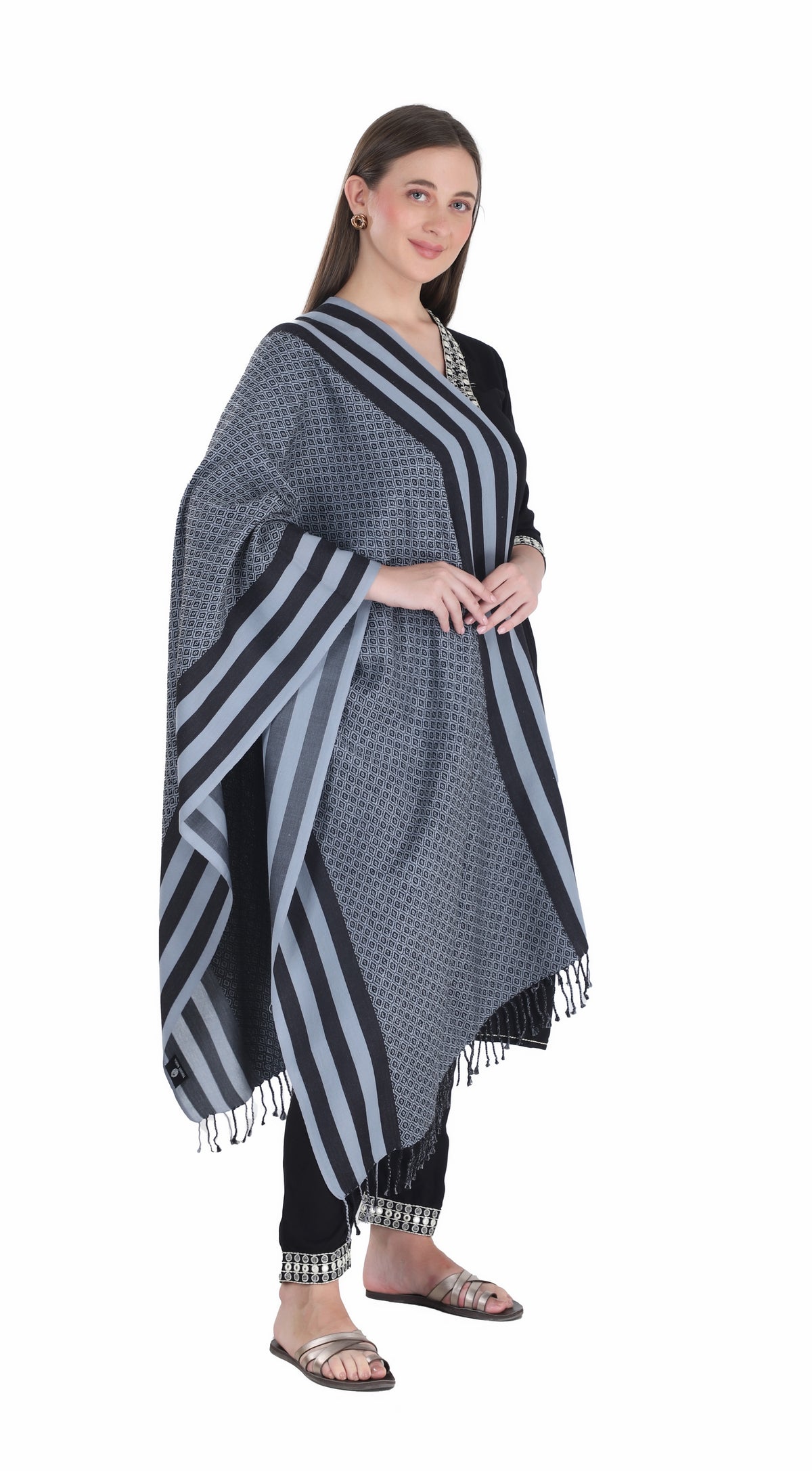Embellished Beautiful Shawls - Image 4