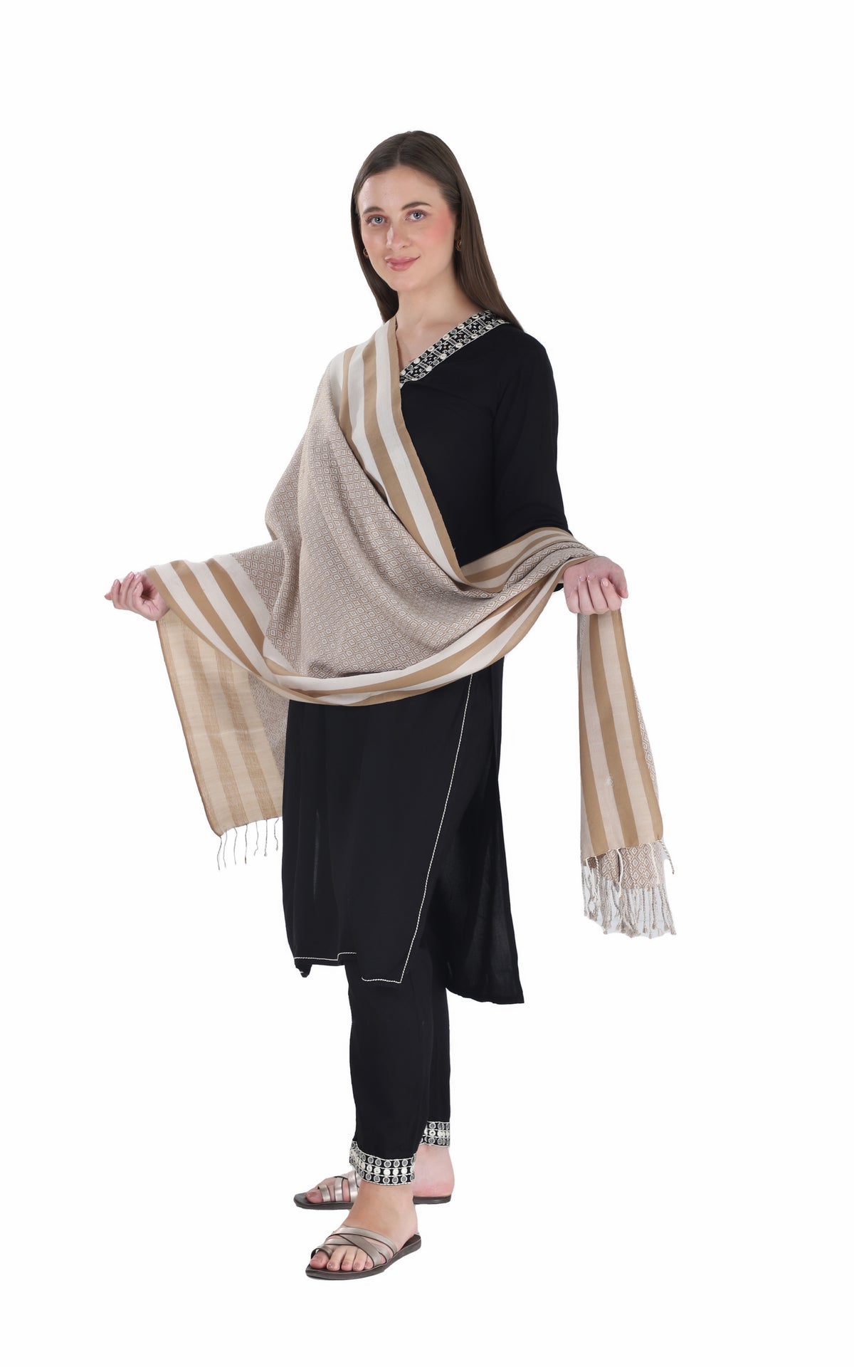 شالات نسائية شتوية تقليدية جميلة مزخرفة من توش مودا (بيج 60*180) - Image 3