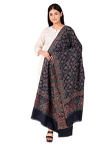 Women's Beautiful jacquard Shawls - Thumbnail 3