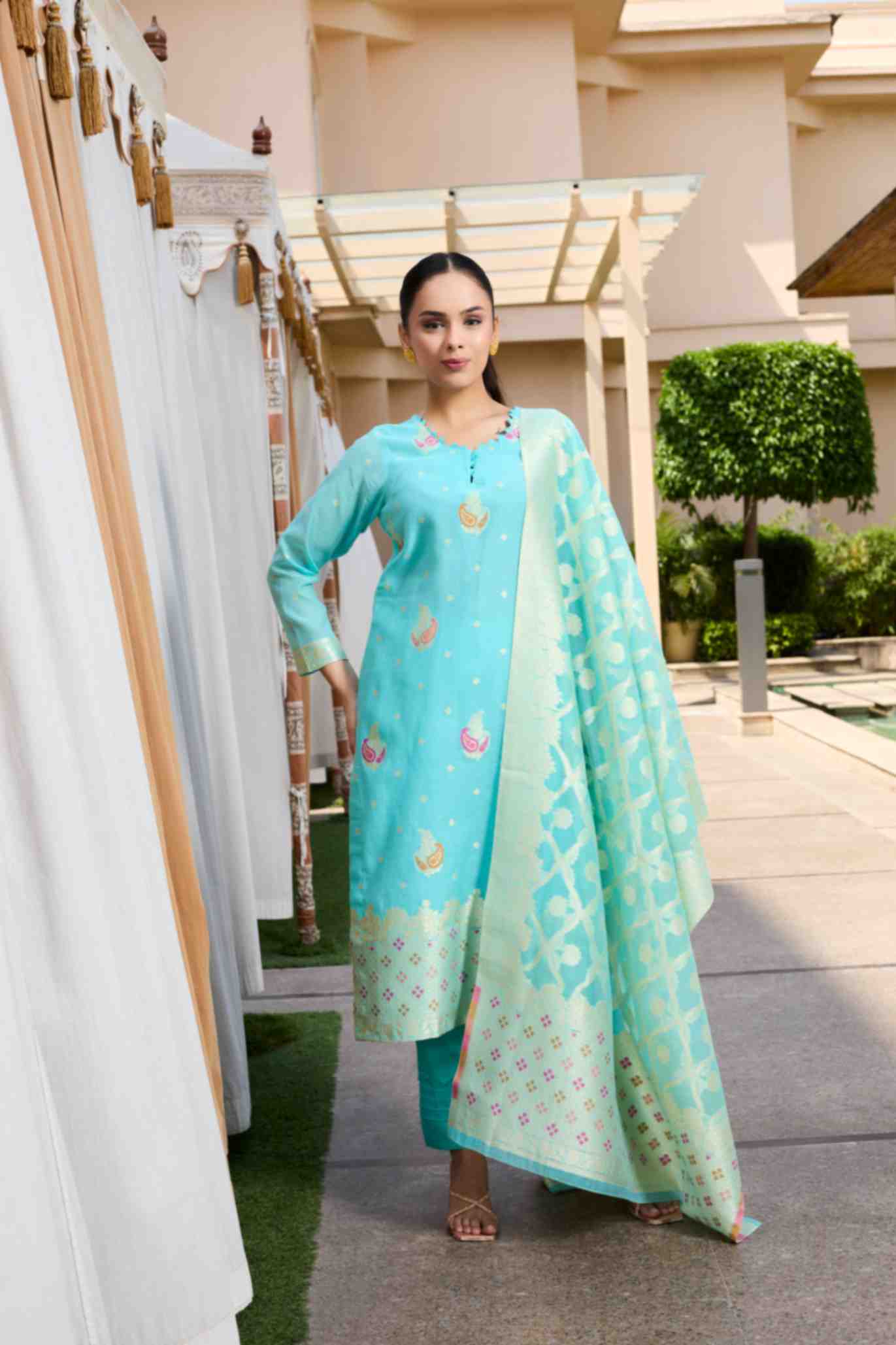 Unstitch Jacquard Suits With Chanderi Dupatta