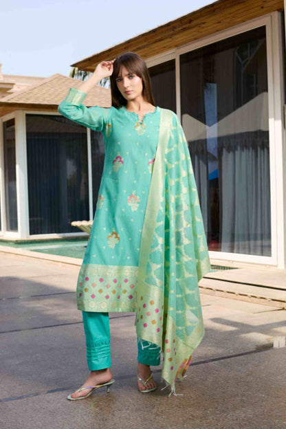 Unstitch Jacquard Suits With Chanderi Dupatta