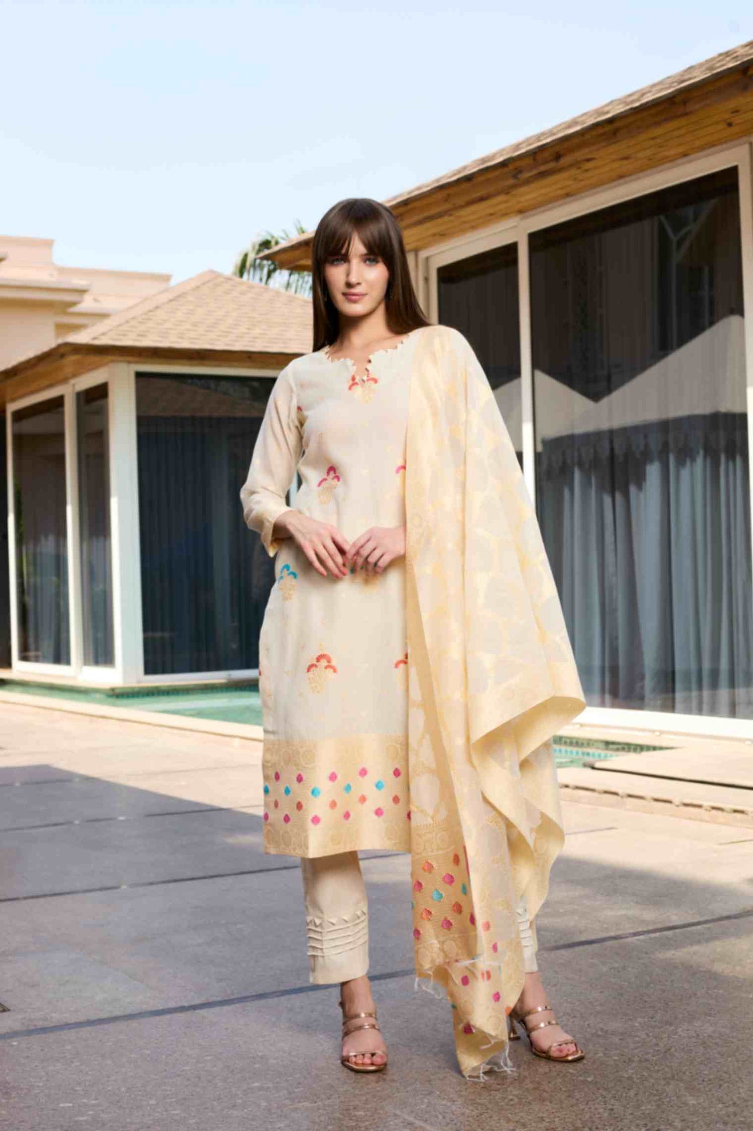 Unstitch Jacquard Suits With Chanderi Dupatta