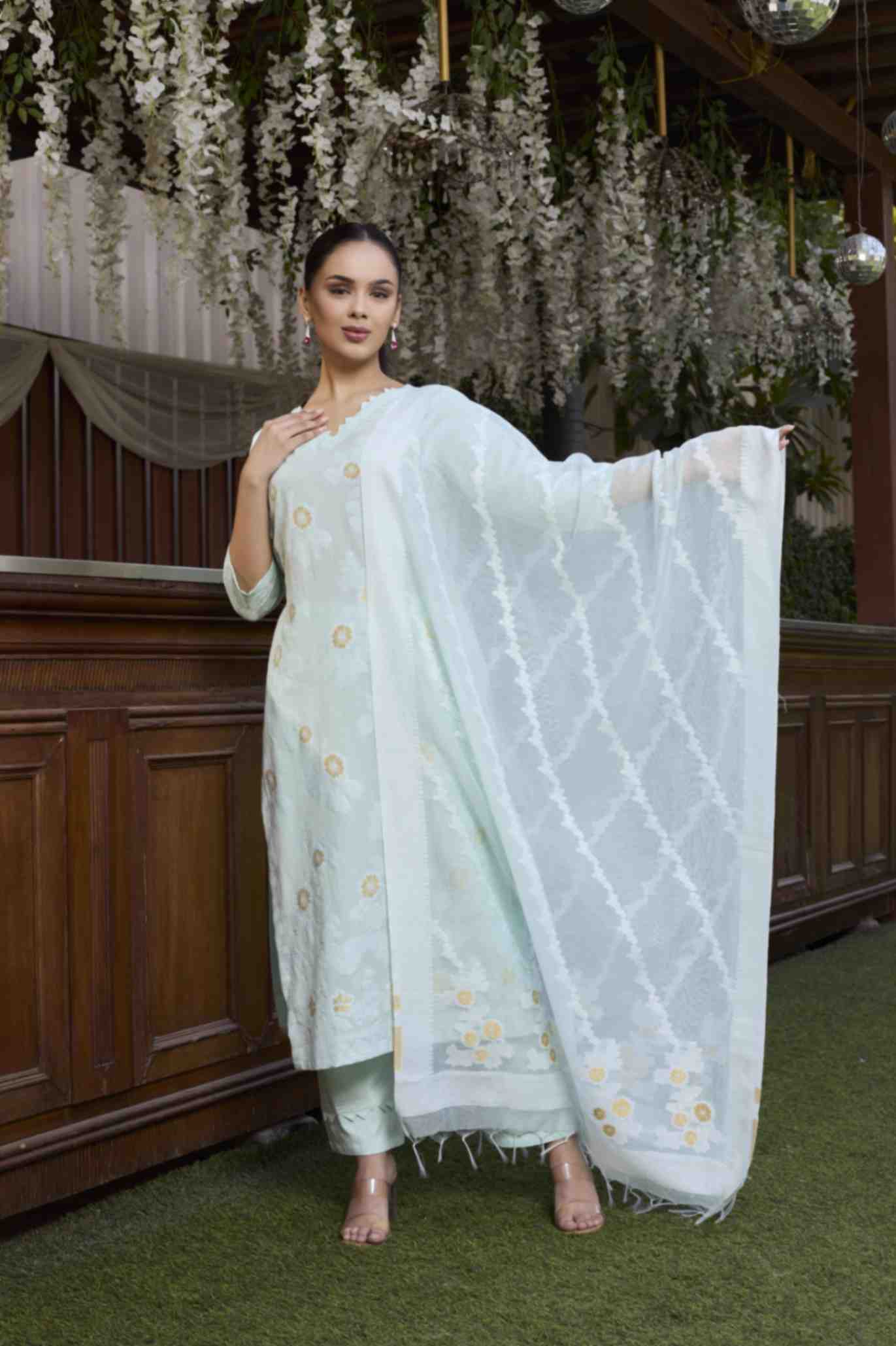 Unstitch Jacquard Suits With Chanderi Dupatta