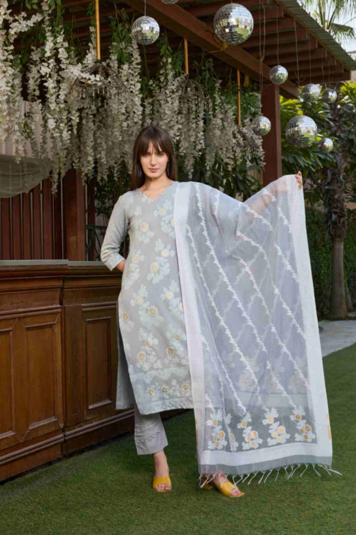 Unstitch Jacquard Suits With Chanderi Dupatta - Image 1