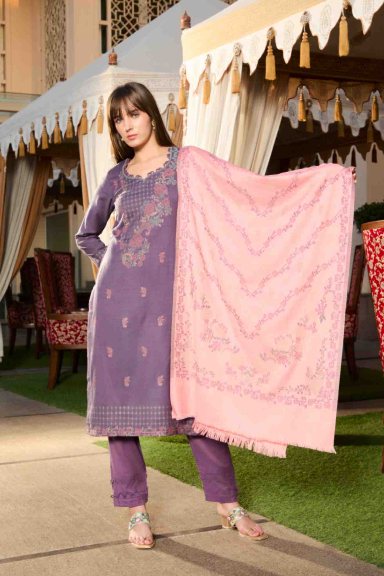 بدلة نسائية شتوية من قماش الجاكار غير المخيط من TOOSH MODA مع سترة من الصوف الأكرو