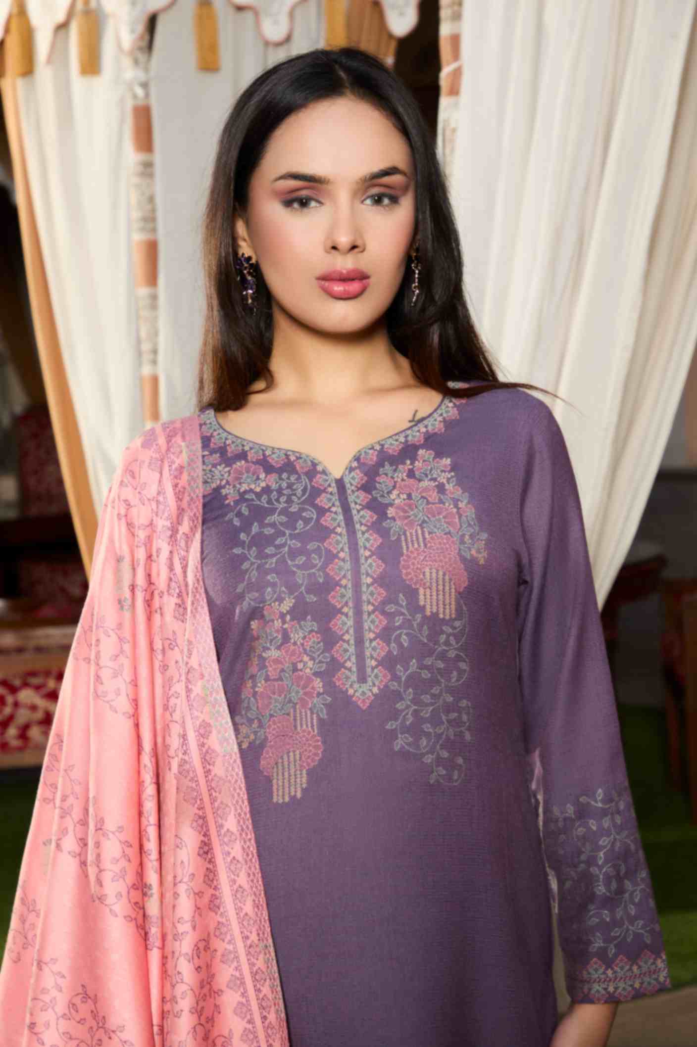 بدلة نسائية شتوية من قماش الجاكار غير المخيط من TOOSH MODA مع سترة من الصوف الأكرو