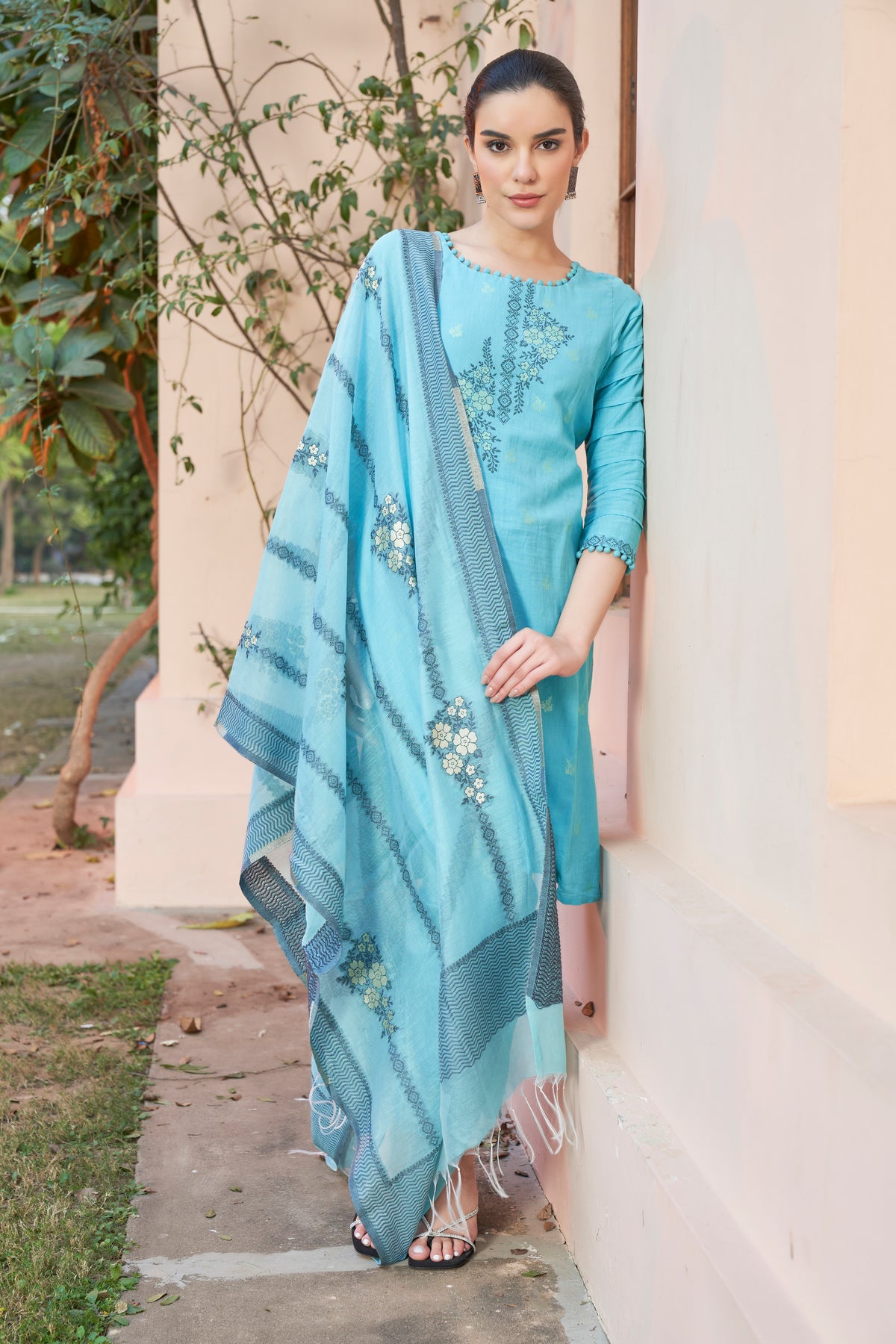 Women's Unstitch Jacquard Suits With Chanderi Dupatta - Image 1