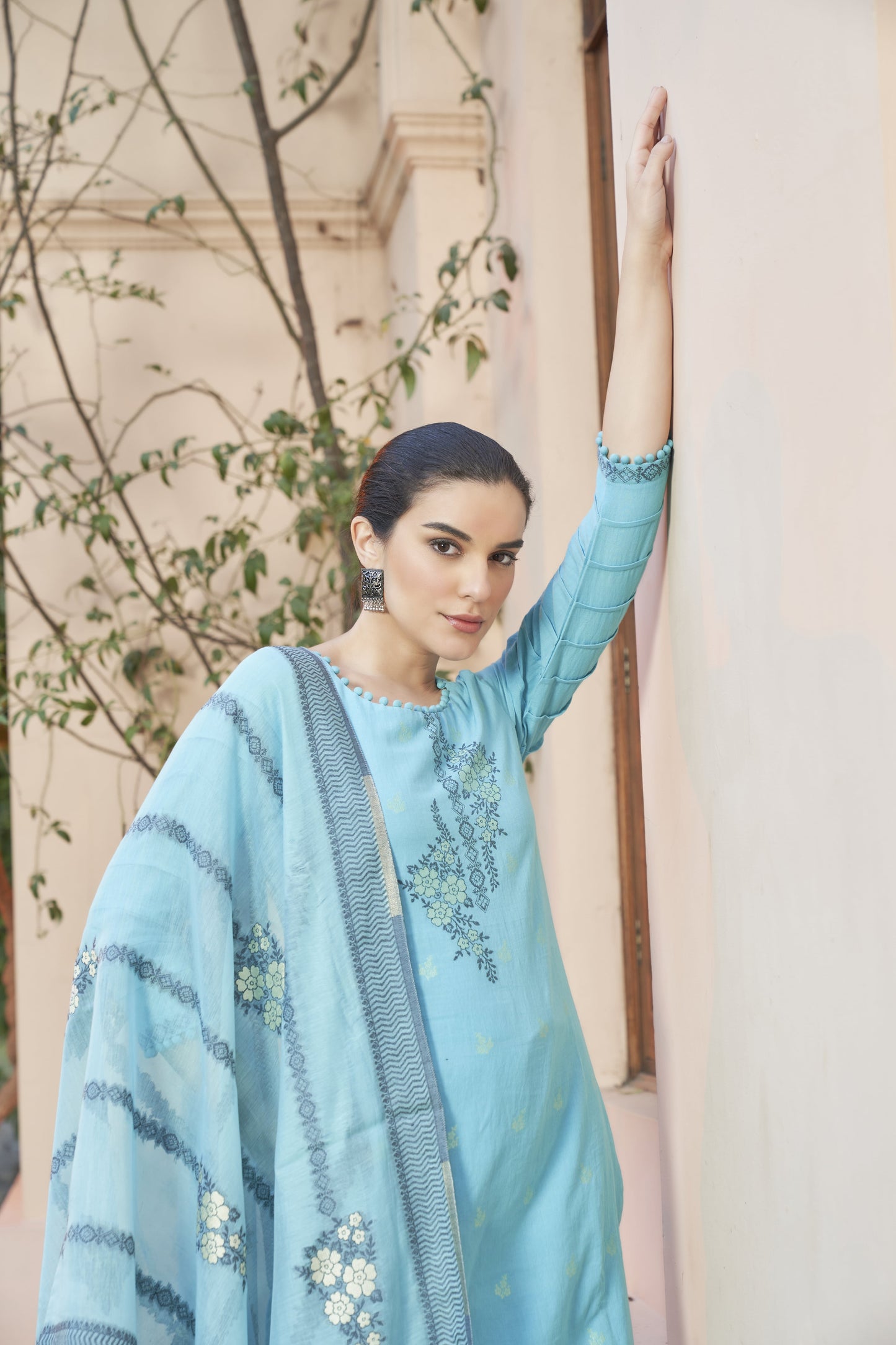 Women's Unstitch Jacquard Suits With Chanderi Dupatta