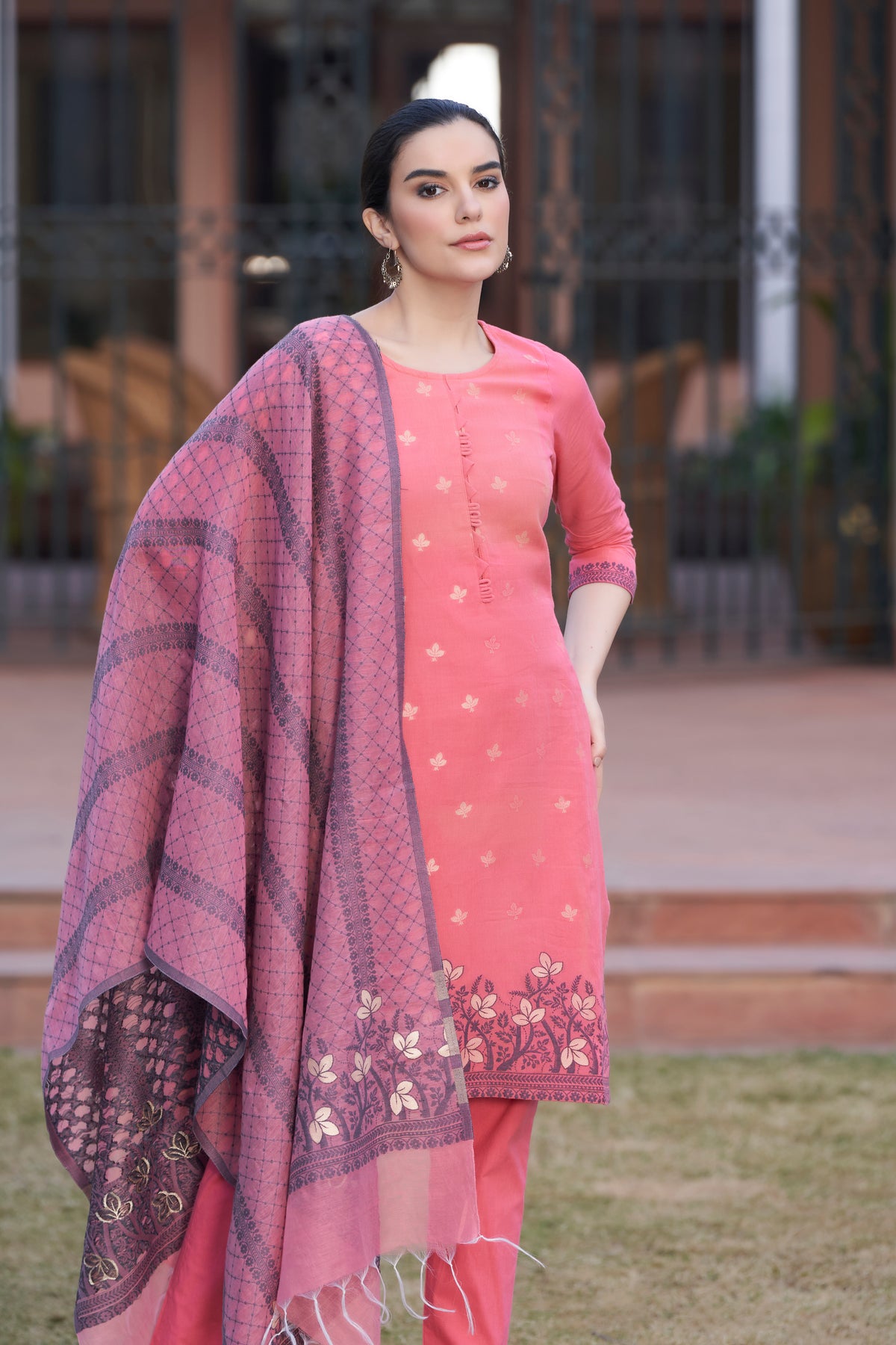 بدلة TOOSH MODA النسائية من قماش الجاكار غير المخيط مع وشاح Chanderi Dupatta  - Image 2